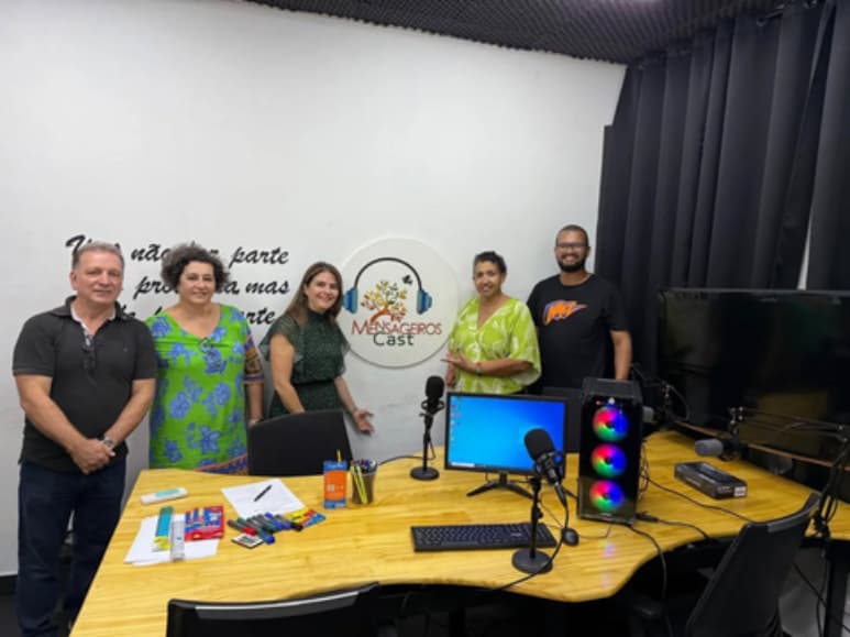 Mensageiros Cast
